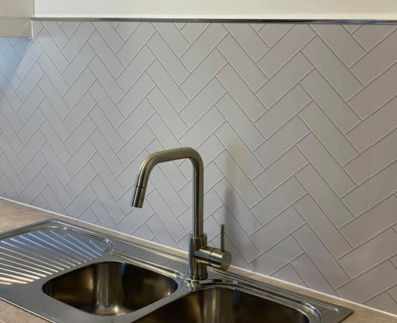 White Herringbone Tile Bathroom Wall, Herringbone Wall Tile Pattern